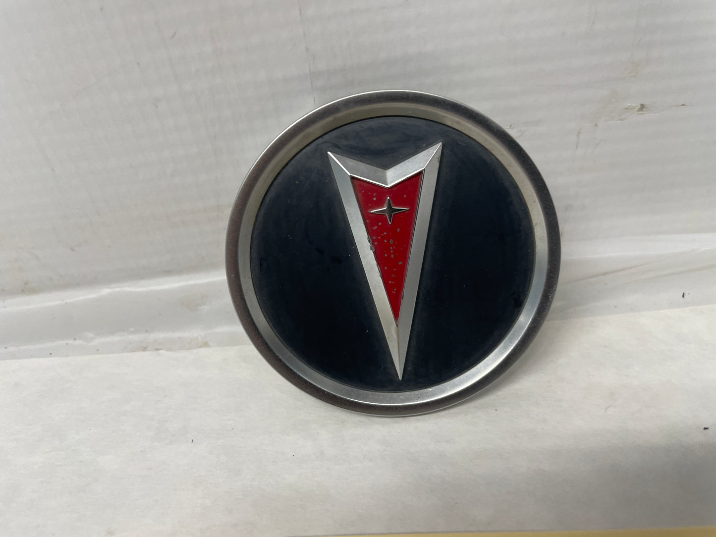 2006 Pontiac GTO Wheel Center Cap OEM - Day's Parts Yard