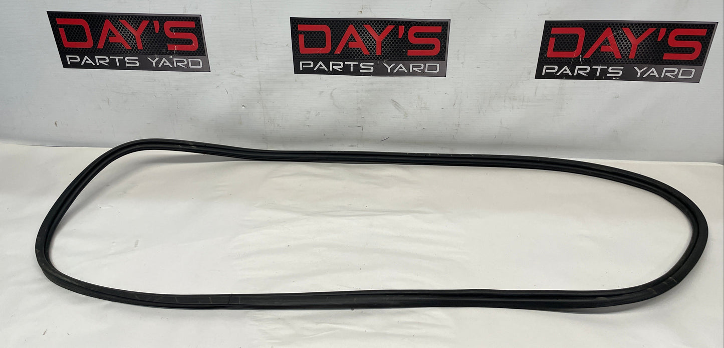 2008 Pontiac G8 Trunk Weather Strip Rubber Seal OEM - Day's Parts Yard