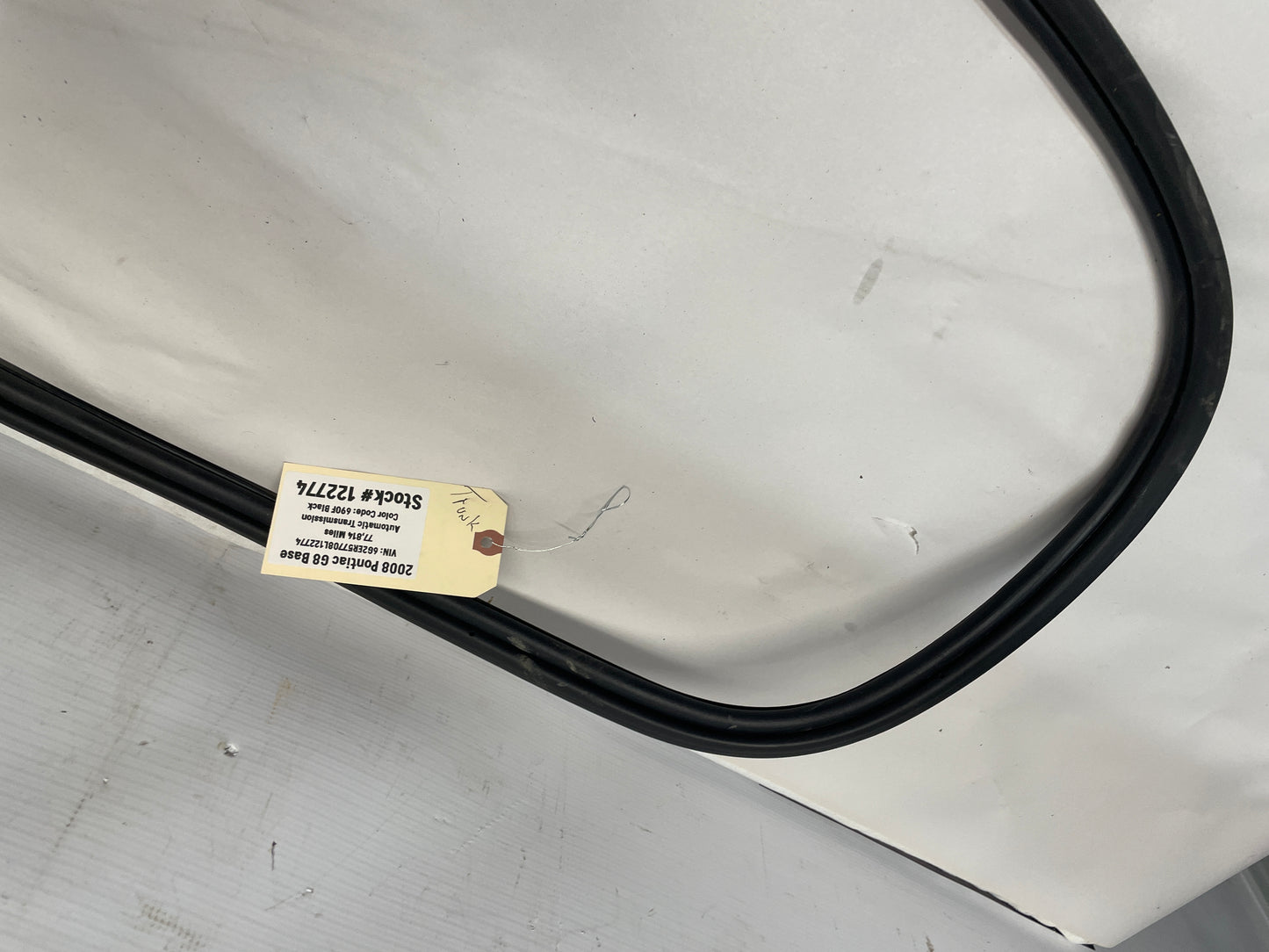2008 Pontiac G8 Trunk Weather Strip Rubber Seal OEM - Day's Parts Yard