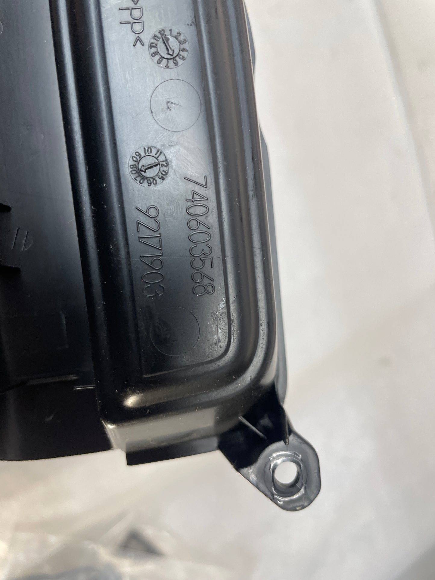 2009 Pontiac G8 GT Commodore Center Console Trim Holder Panel OEM - Day's Parts Yard