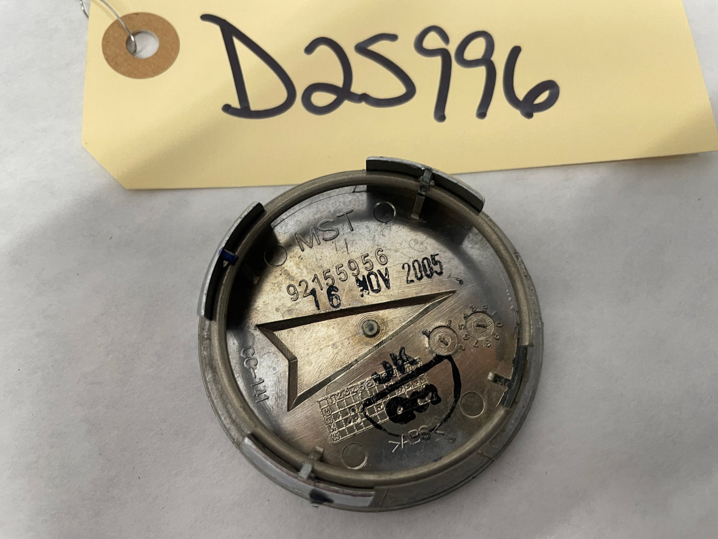 2006 Pontiac GTO Wheel Center Cap OEM - Day's Parts Yard