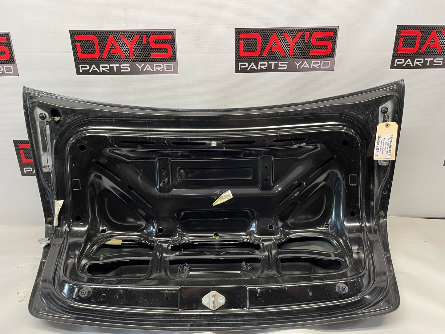 2009 Pontiac G8 GT Trunk Deck Lid Assembly OEM - Day's Parts Yard