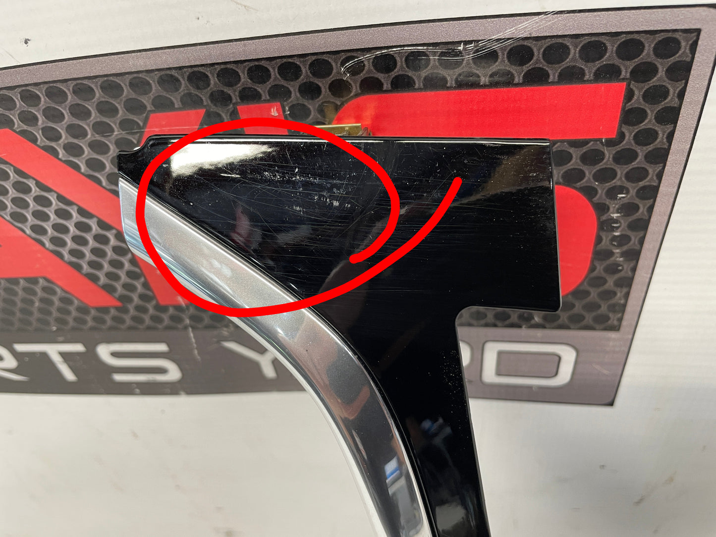 2018 Cadillac Escalade Radio Display Screen Bezel Panel Trim OEM - Day's Parts Yard