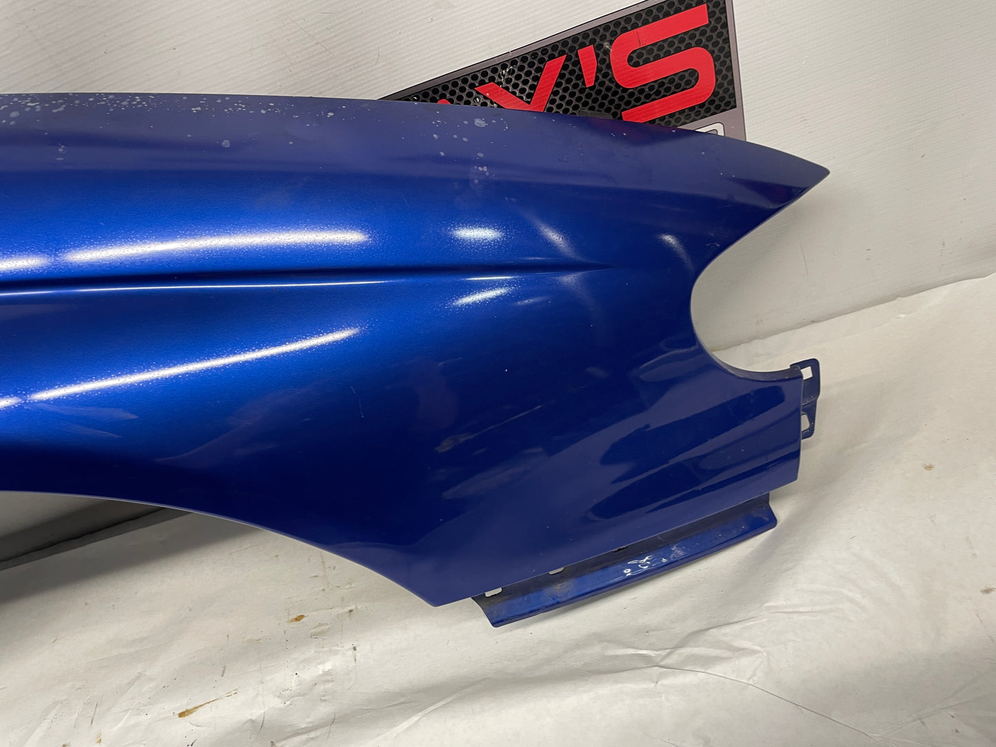 2005 Pontiac GTO RH Passenger Fender Blue OEM - Day's Parts Yard