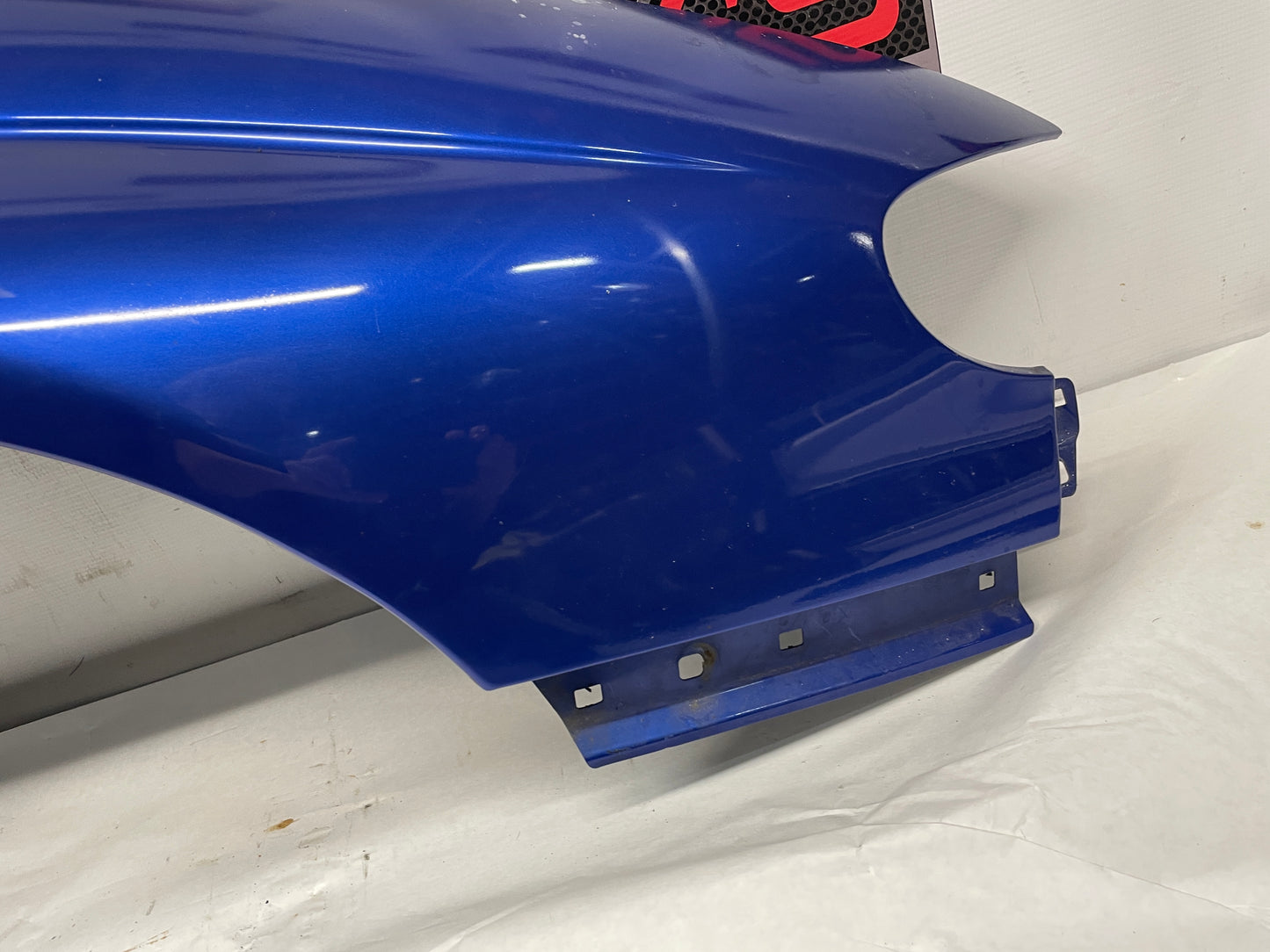 2005 Pontiac GTO RH Passenger Fender Blue OEM - Day's Parts Yard