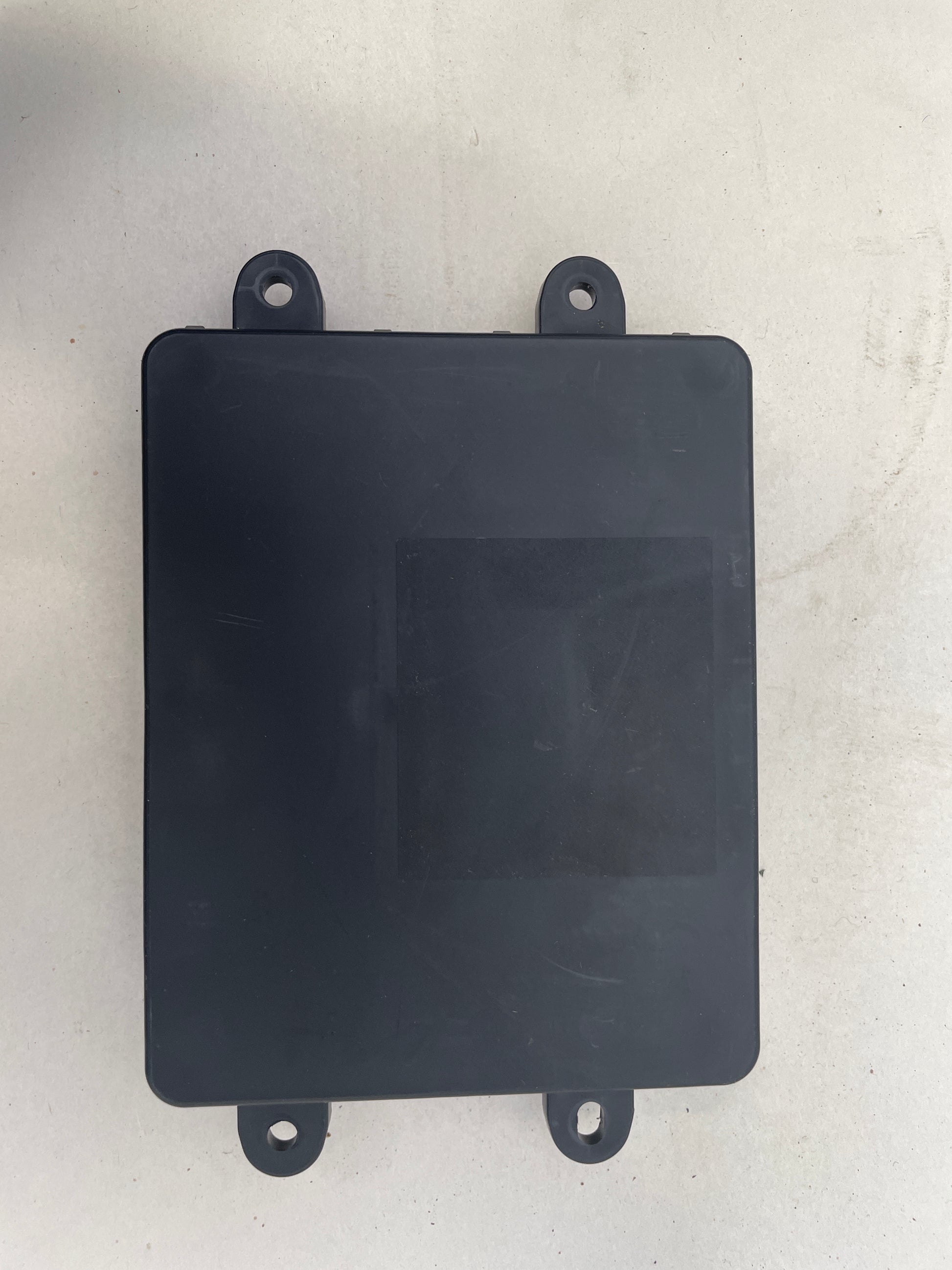 2016 Chevy Camaro SS Center Console Rear Wireless Charging Pad OEM - Day's Parts Yard