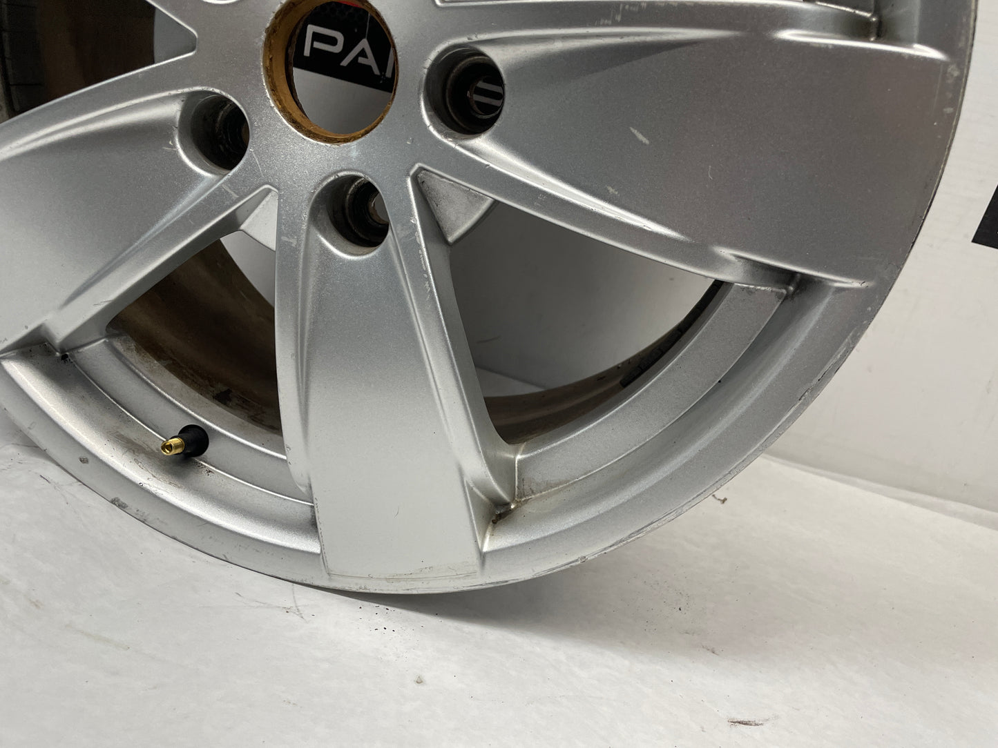 2006 Pontiac GTO Factory OEM Wheel 17X8 - Day's Parts Yard