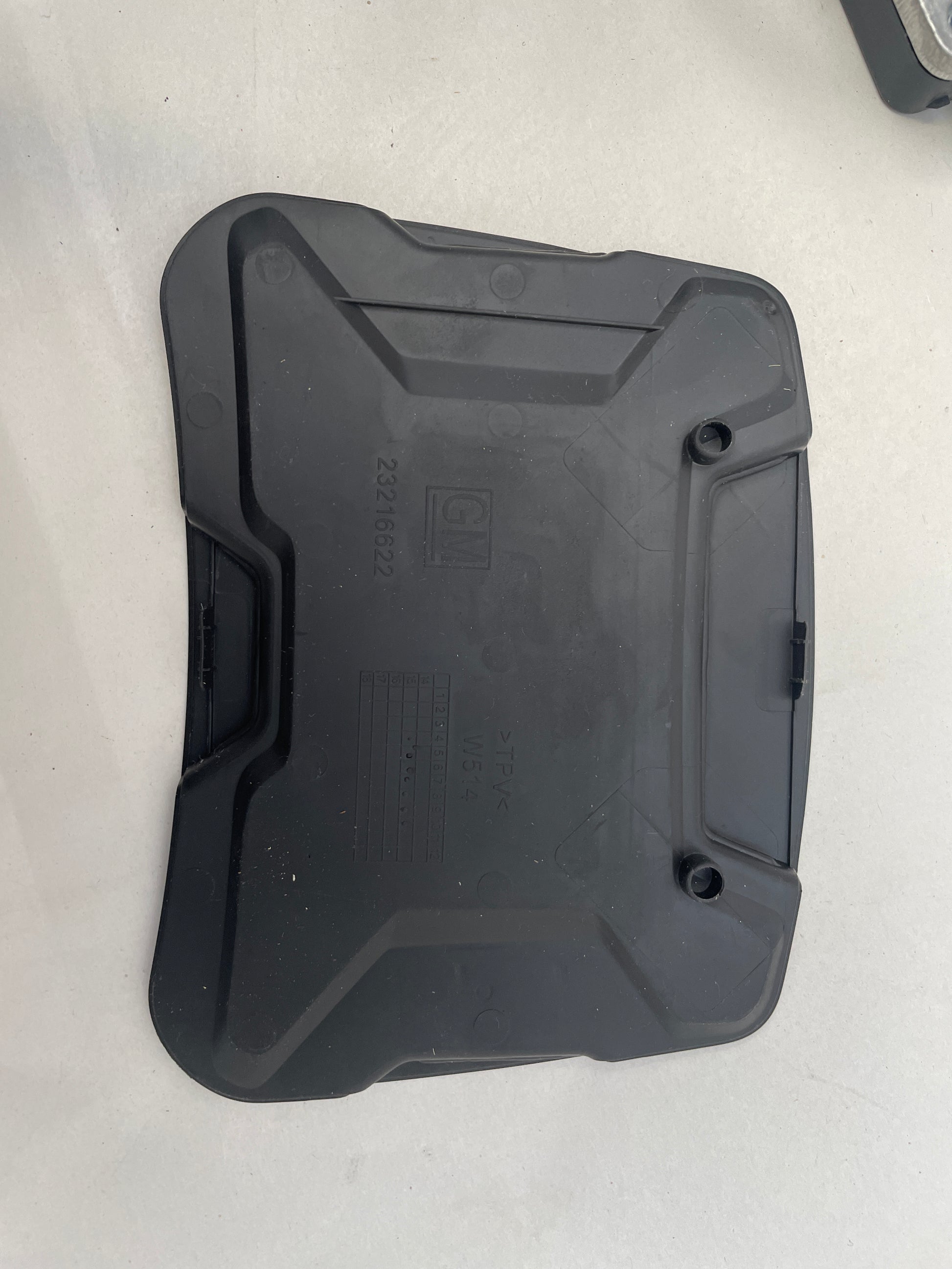 2016 Chevy Camaro SS Center Console Rear Wireless Charging Pad OEM - Day's Parts Yard