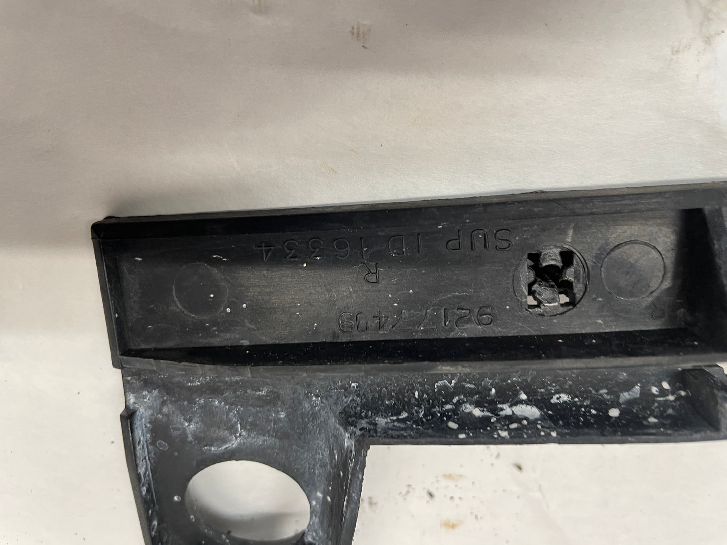 2005 Pontiac GTO RH Passenger Front Bumper Fascia Fender Guide Brackets OEM - Day's Parts Yard