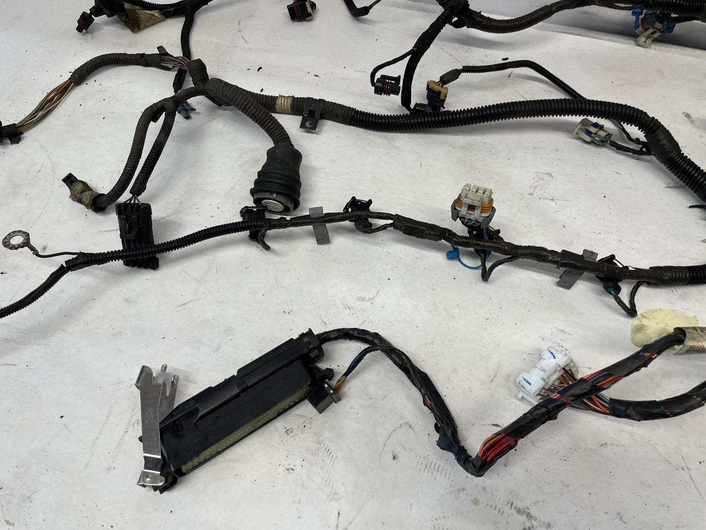 2004 Pontiac GTO Engine Motor Automatic Transmission Wire Wiring Harness OEM - Day's Parts Yard