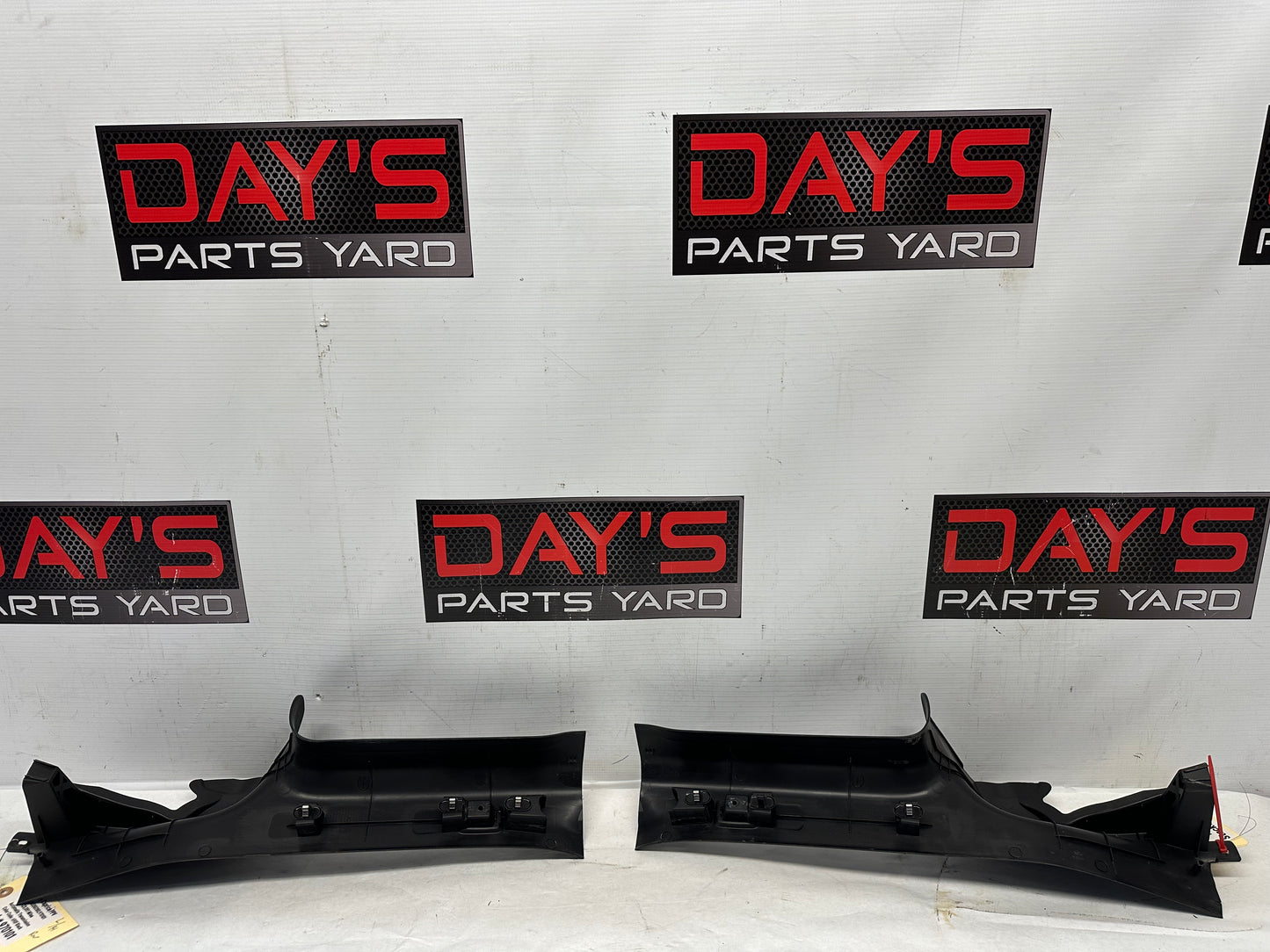 2014 Chevy Caprice PPV RH & LH Rear Interior Carpet Retainer Sill Trim OEM - Day's Parts Yard