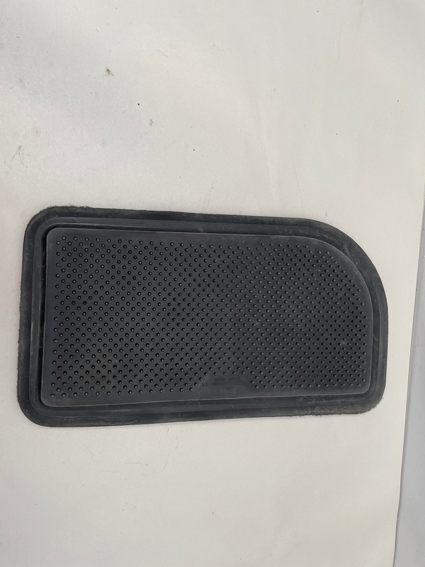 2008-2009 Cadillac CTS-V Rear Right Floor Mat PRD06008 OEM - Day's Parts Yard