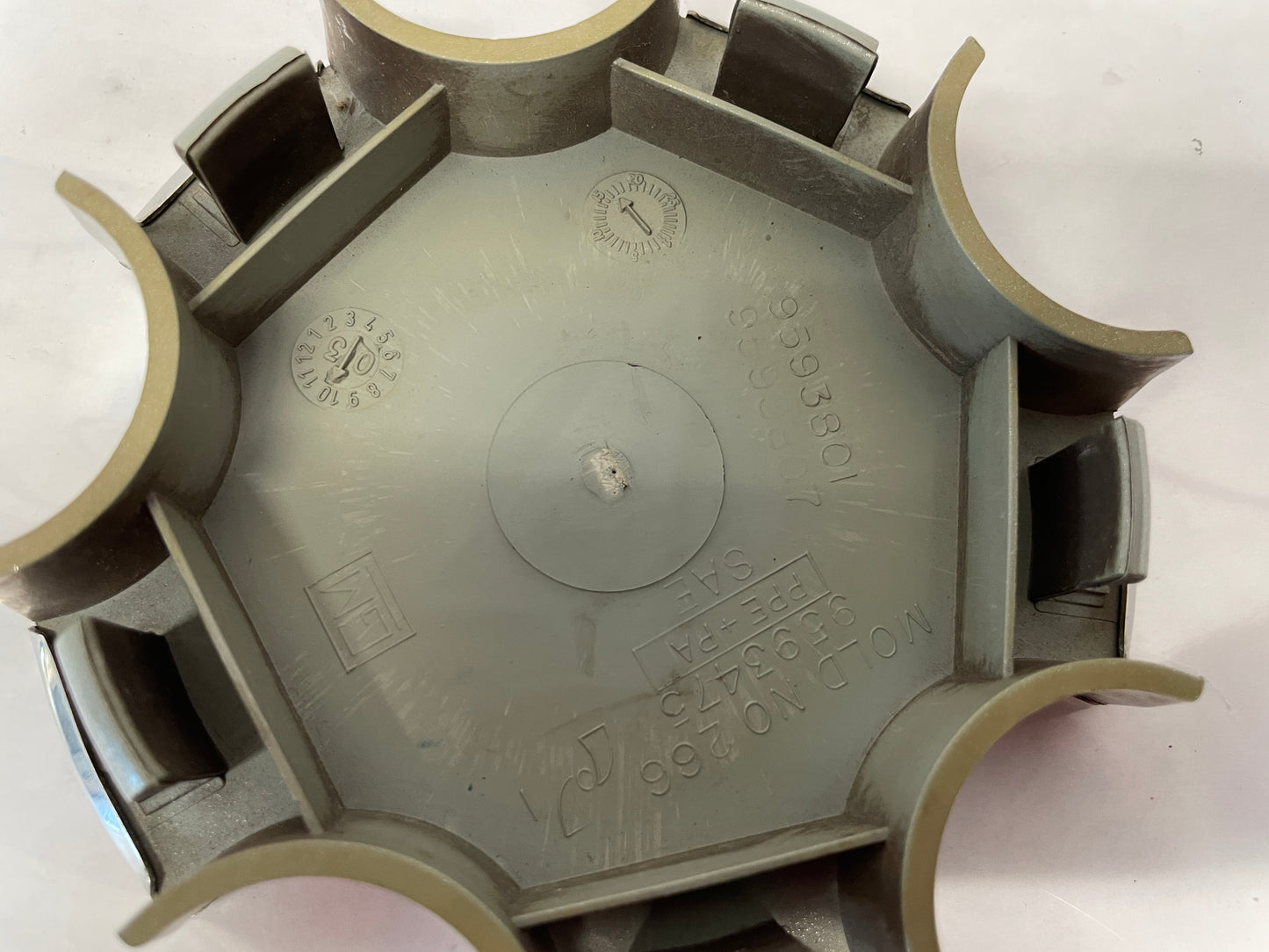 2004 Chevy C5 Corvette Wheel Center Cap OEM - Day's Parts Yard