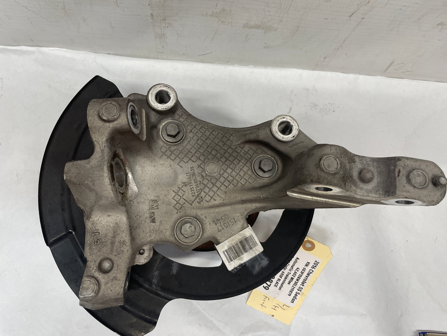 2016 Chevy SS Sedan LH Driver Front Suspension Spindle Hub Knuckle Wheel Bearing OEM - Day's Parts Yard