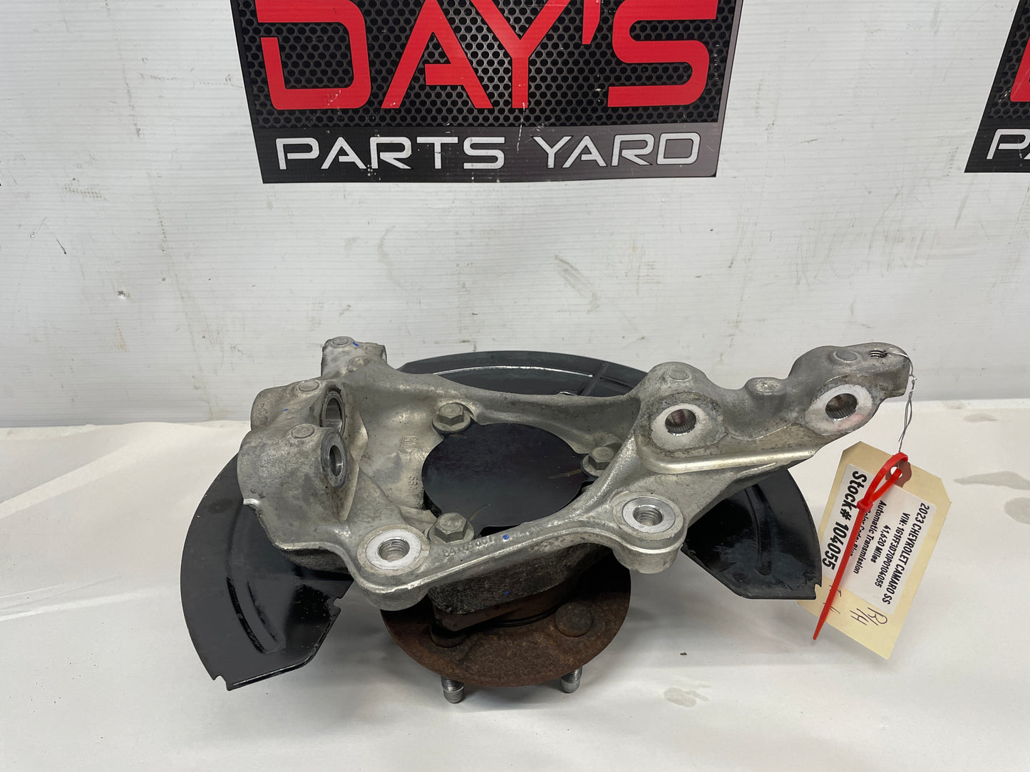 2023 Chevy Camaro SS RH Passenger Front Spindle Knuckle Hub OEM - Day's Parts Yard