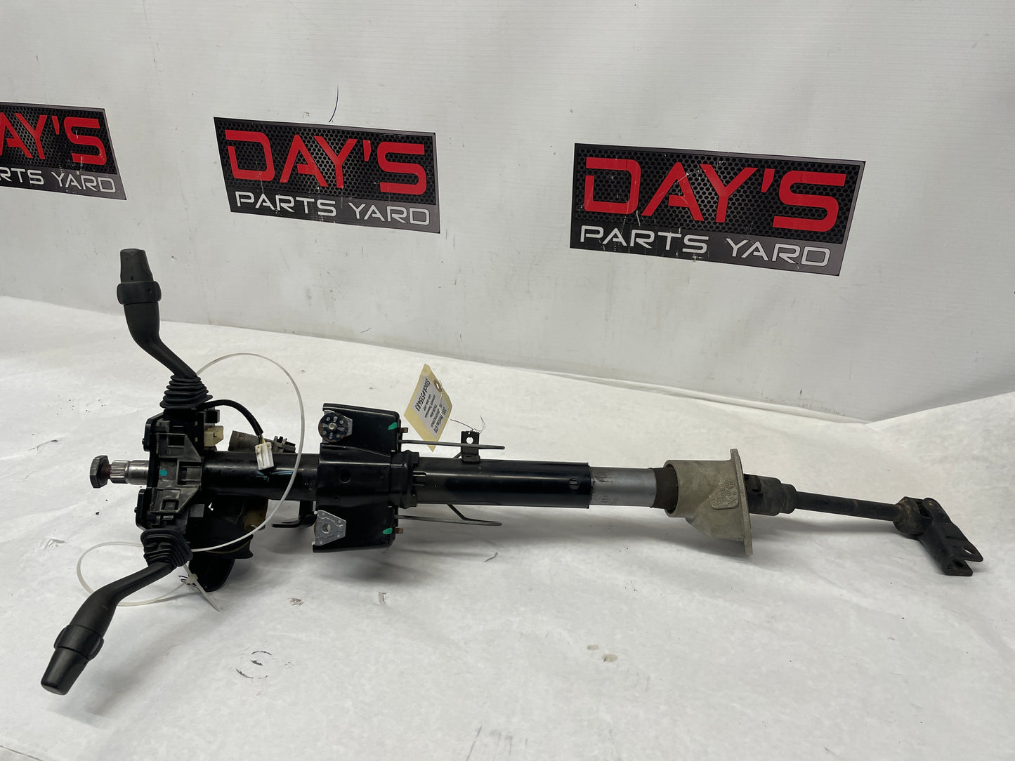 2006 Pontiac GTO Steering Column w/ Key OEM - Day's Parts Yard