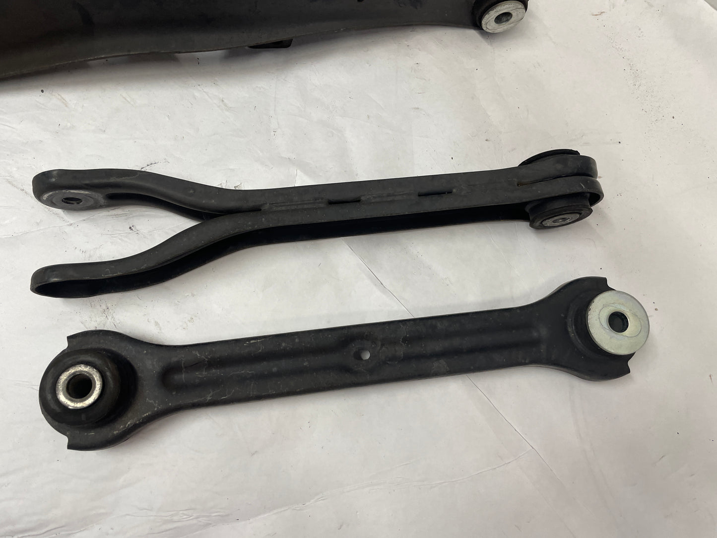 2016 Chevy SS Sedan RH Passenger Rear Suspension Control Trailing Arm Link Set OEM - Day's Parts Yard