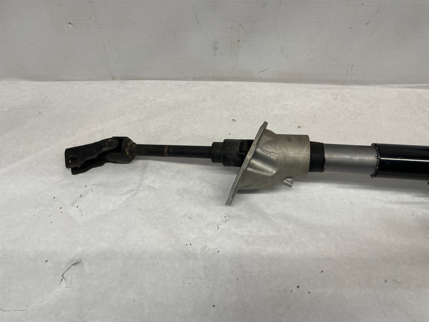 2006 Pontiac GTO Steering Column w/ Key OEM - Day's Parts Yard