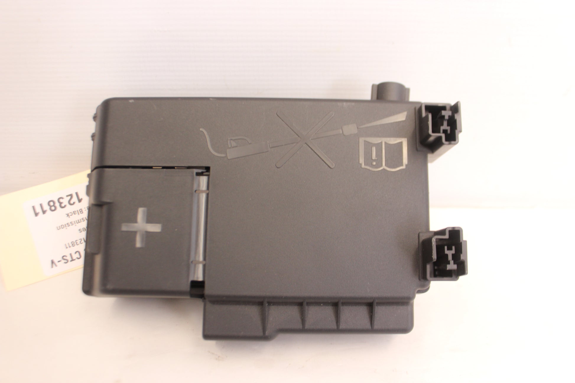 2018 Cadillac CTS-V Rear Body Fuse Block OEM - Day's Parts Yard