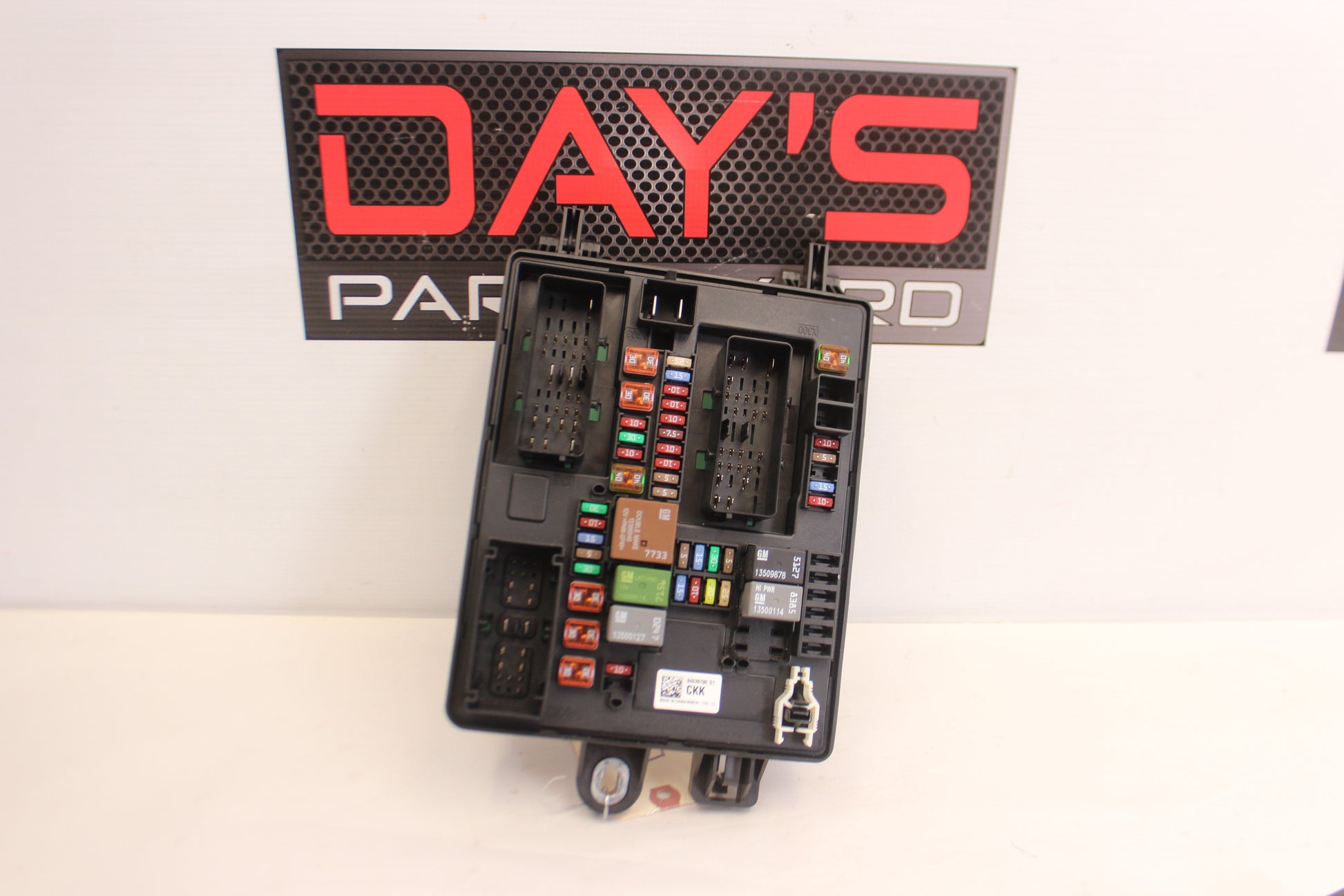 2018 Cadillac CTS-V Rear Cabin Fuse Box Block OEM - Day's Parts Yard