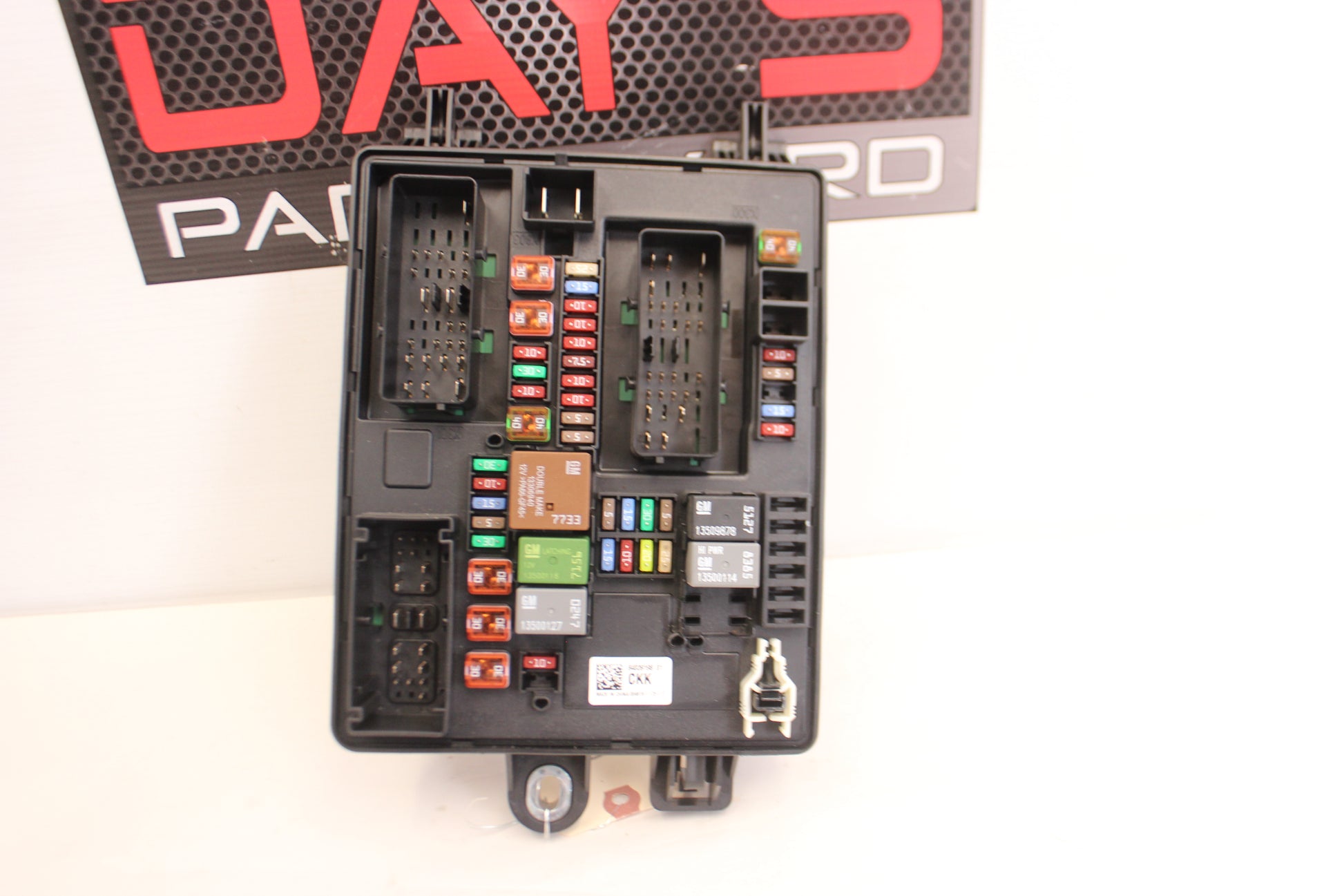 2018 Cadillac CTS-V Rear Cabin Fuse Box Block OEM - Day's Parts Yard
