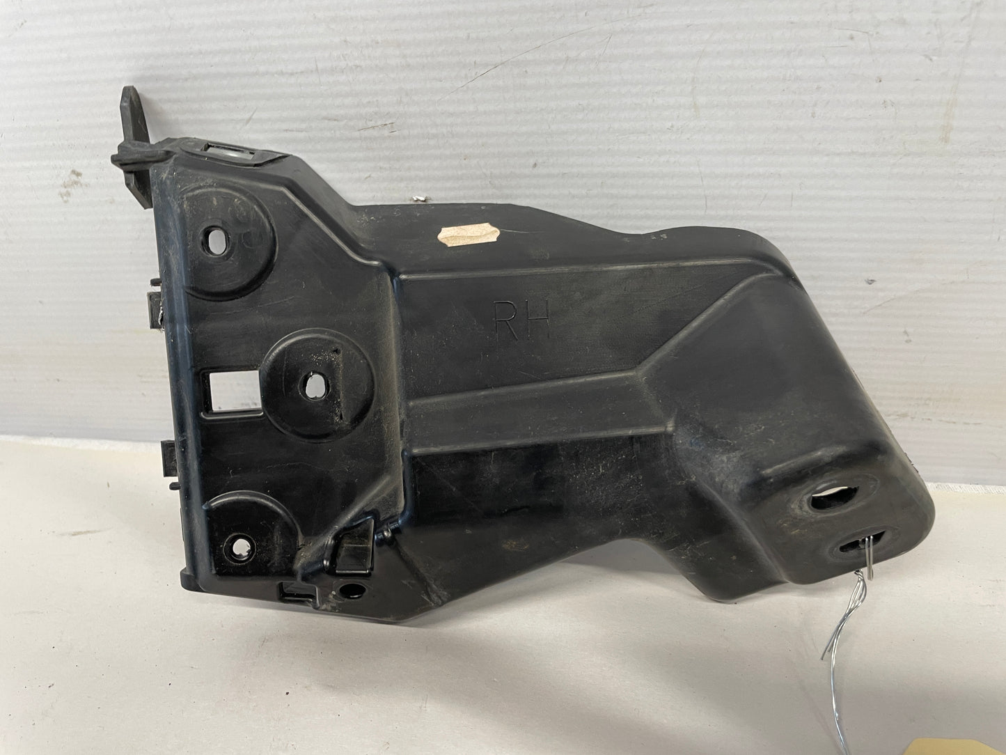 2016 Chevy SS Sedan RH Passenger Fender Bumper Bracket OEM - Day's Parts Yard