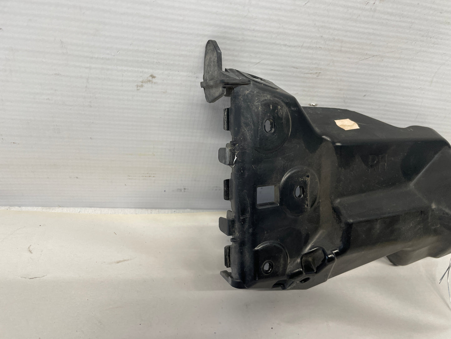 2016 Chevy SS Sedan RH Passenger Fender Bumper Bracket OEM - Day's Parts Yard