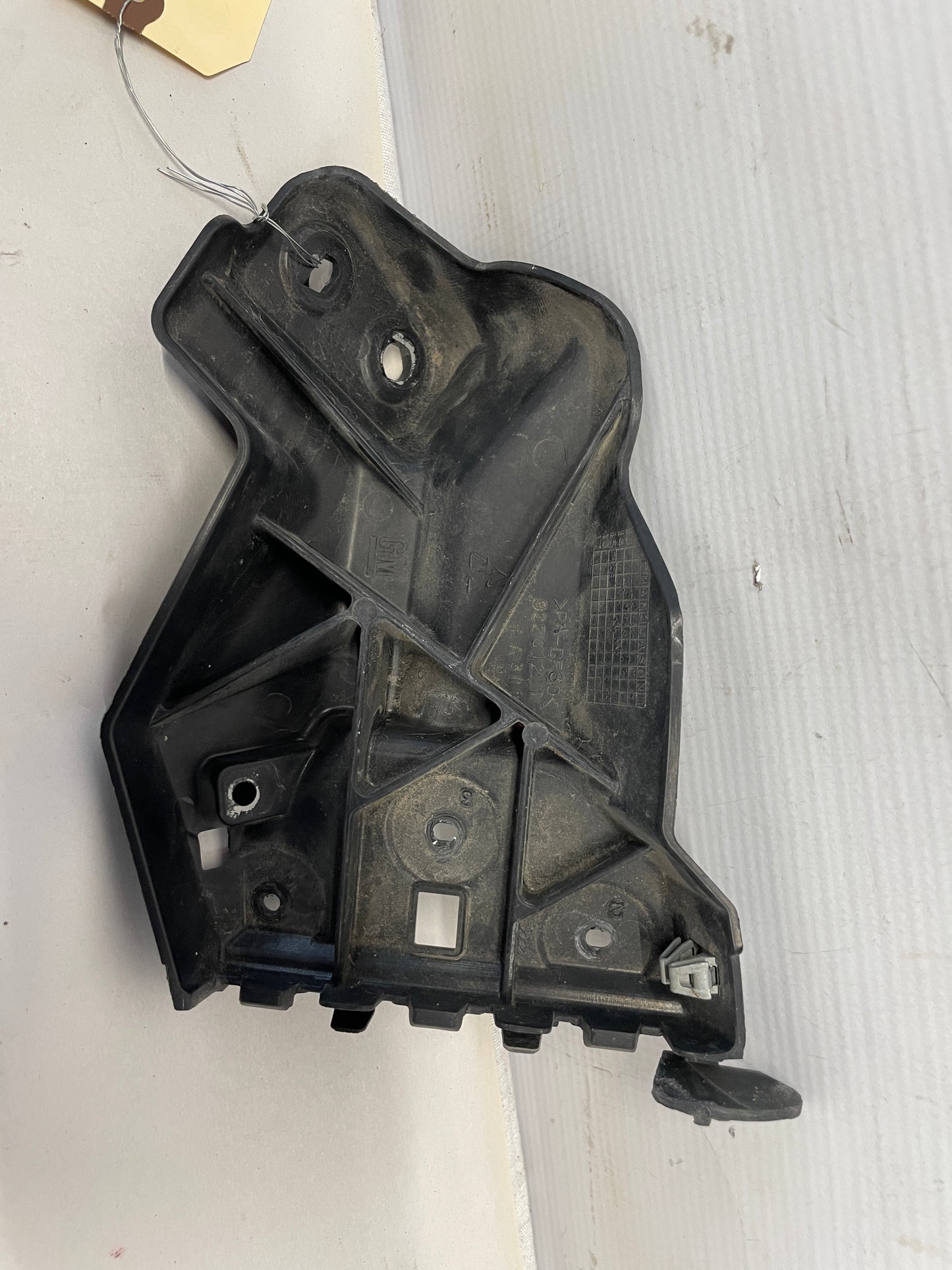 2016 Chevy SS Sedan RH Passenger Fender Bumper Bracket OEM - Day's Parts Yard