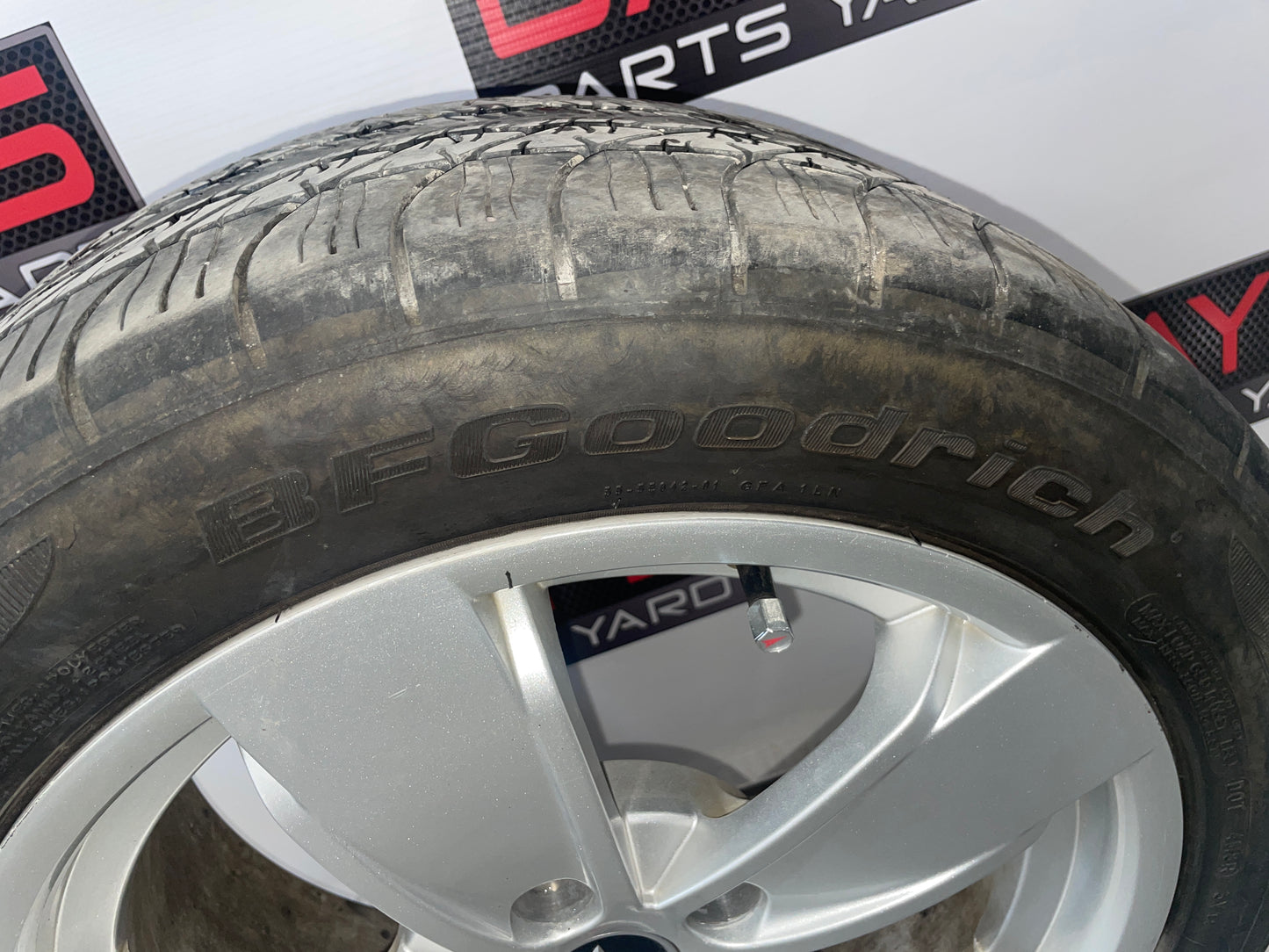 2006 Pontiac GTO Wheel & Tire BF Goodrich 245/45ZR17 17X8 OEM - Day's Parts Yard
