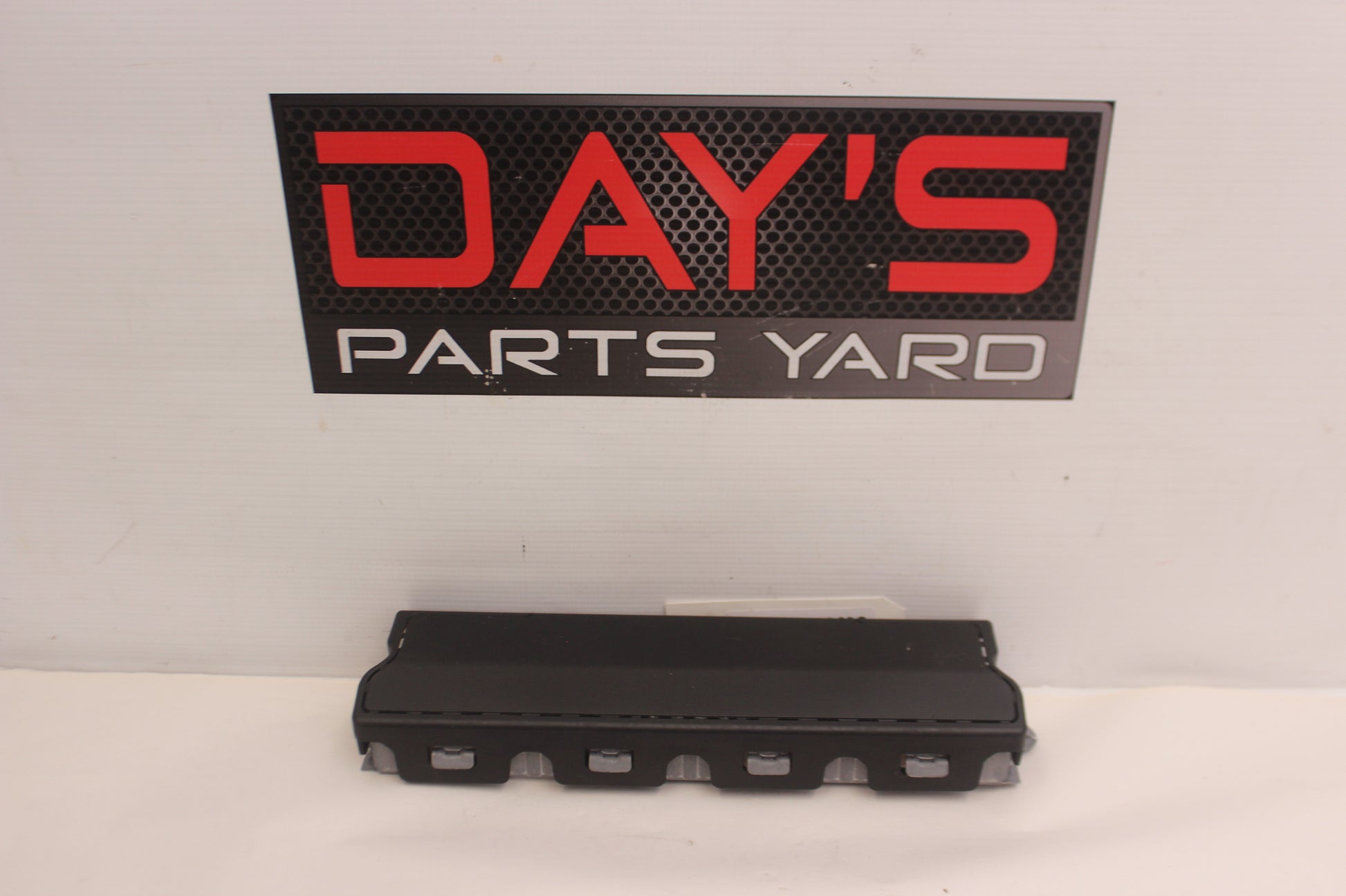 2021 Chevy Camaro SS Front RH Passenger Knee Air Bag Airbag OEM - Day's Parts Yard