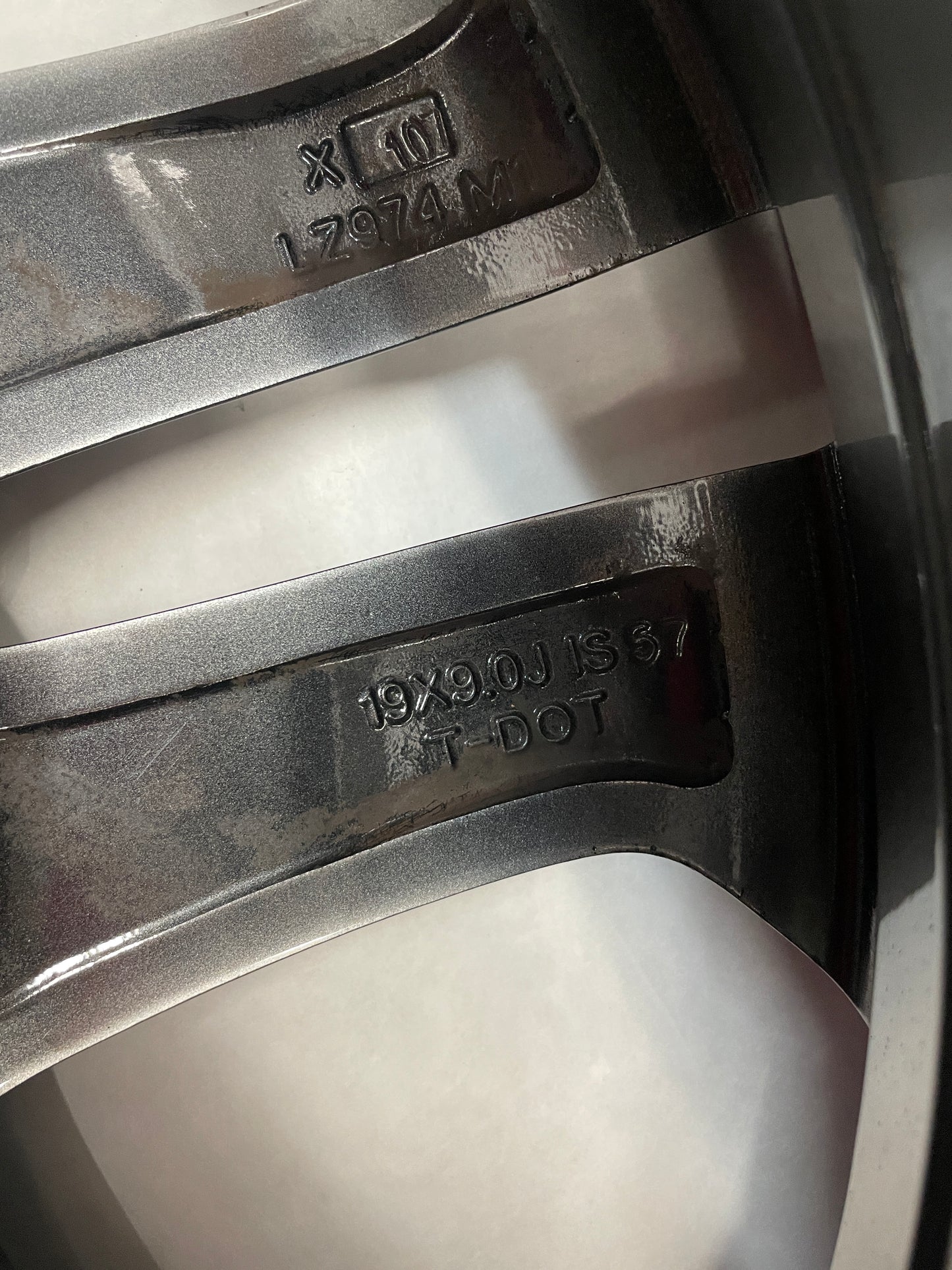 2016 Chevy SS Sedan Factory OEM Rear Wheel 19x9 - Day's Parts Yard