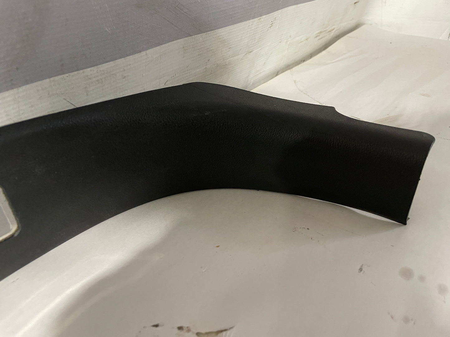 2018 Chevy Suburban LT Front LH Driver Door Sill Plate OEM - Day's Parts Yard