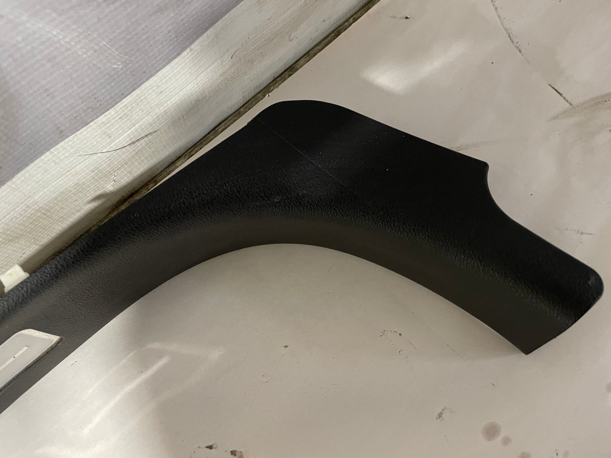 2018 Chevy Suburban LT Front LH Driver Door Sill Plate OEM - Day's Parts Yard