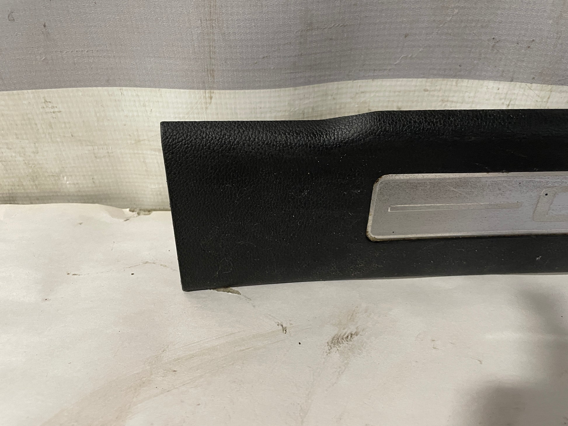 2018 Chevy Suburban LT Front LH Driver Door Sill Plate OEM - Day's Parts Yard