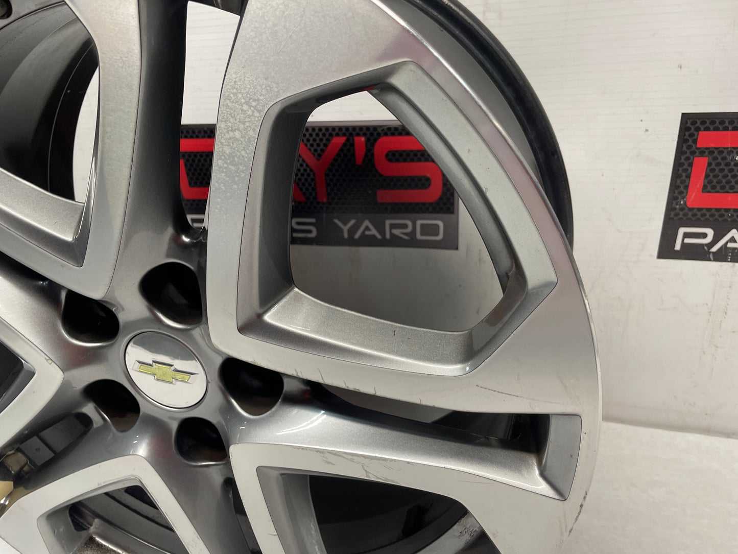 2016 Chevy SS Sedan Factory OEM Front Wheel 19x8.5 OEM - Day's Parts Yard
