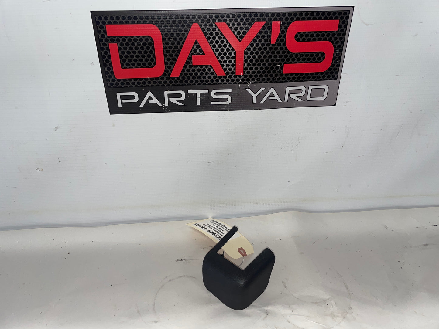 2006 Pontiac GTO RH Passenger Seat Track Bolt Cover OEM - Day's Parts Yard