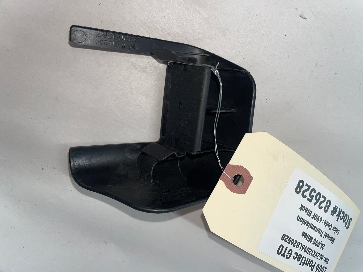 2006 Pontiac GTO RH Passenger Seat Track Bolt Cover OEM - Day's Parts Yard