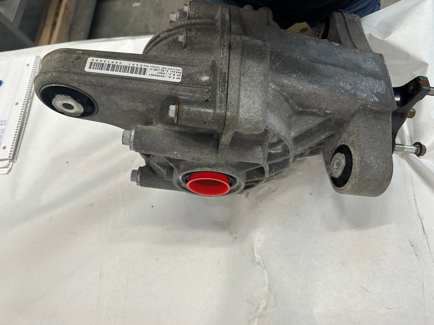 2014 Chevy Caprice PPV Rearend Rear End Diff Differential Carrier 2.92 LSD OEM - Day's Parts Yard