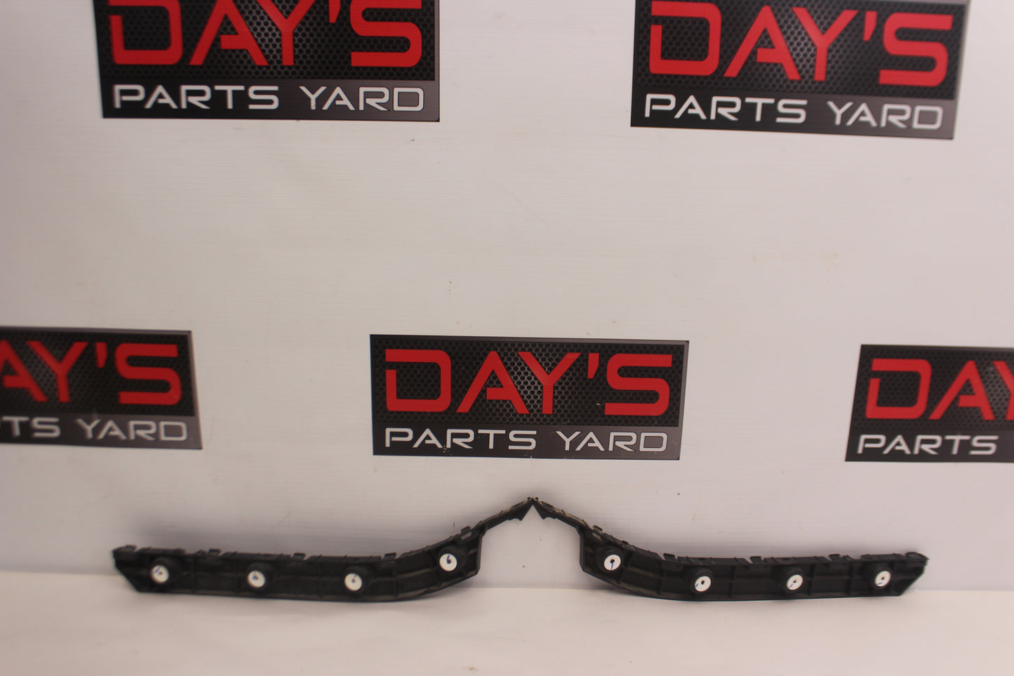 2021 Chevy Camaro SS RH & LH Rear Bumper Retainer Brackets OEM - Day's Parts Yard