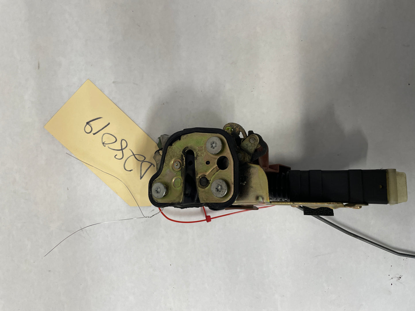 2004 Pontiac GTO RH Passenger Door Lock Actuator Assembly OEM - Day's Parts Yard