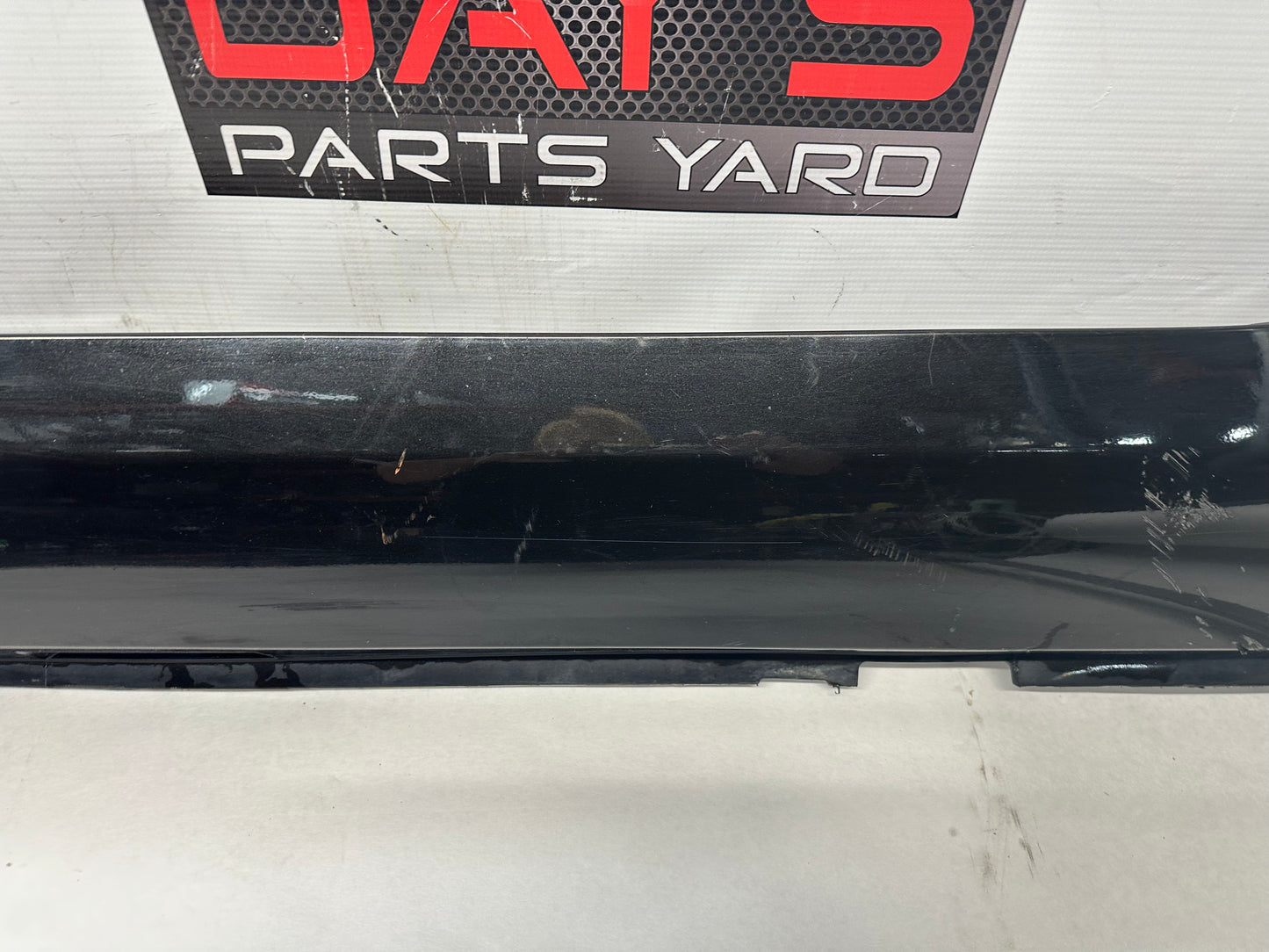 2014 Chevy Caprice PPV LH Driver Rocker Molding Side Skirt Panel Trim OEM - Day's Parts Yard