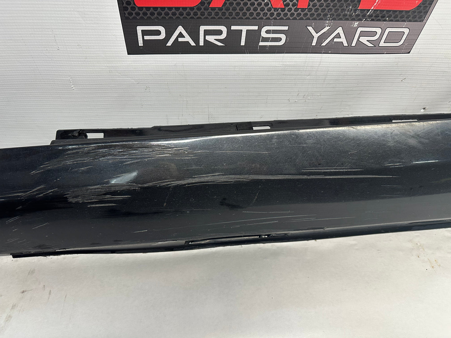 2014 Chevy Caprice PPV LH Driver Rocker Molding Side Skirt Panel Trim OEM - Day's Parts Yard