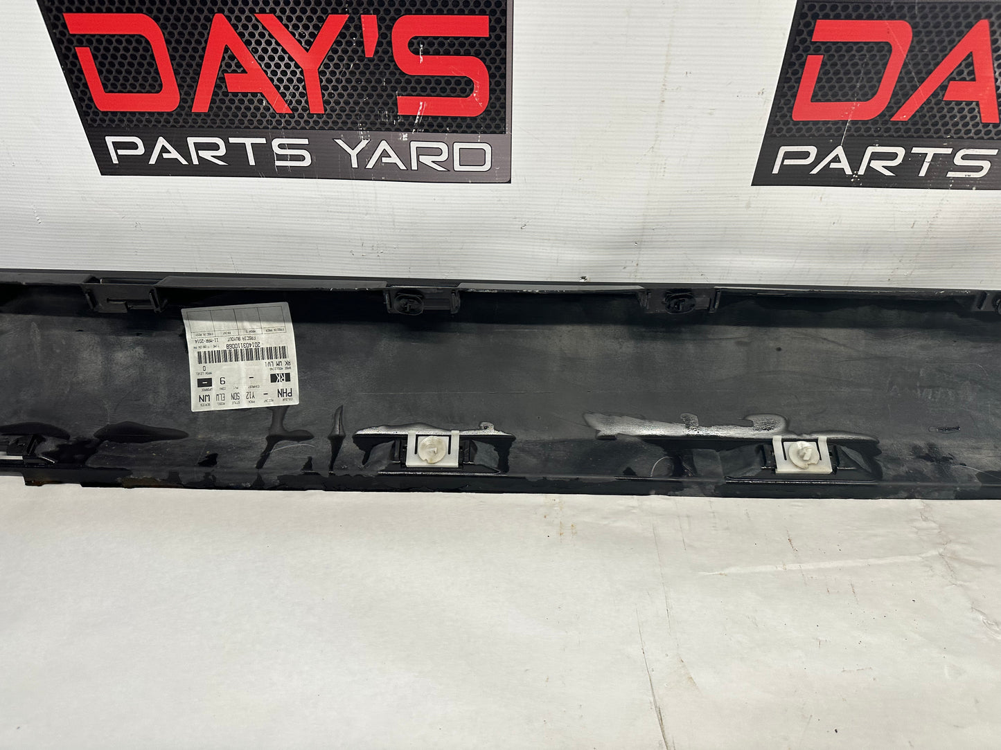 2014 Chevy Caprice PPV LH Driver Rocker Molding Side Skirt Panel Trim OEM - Day's Parts Yard