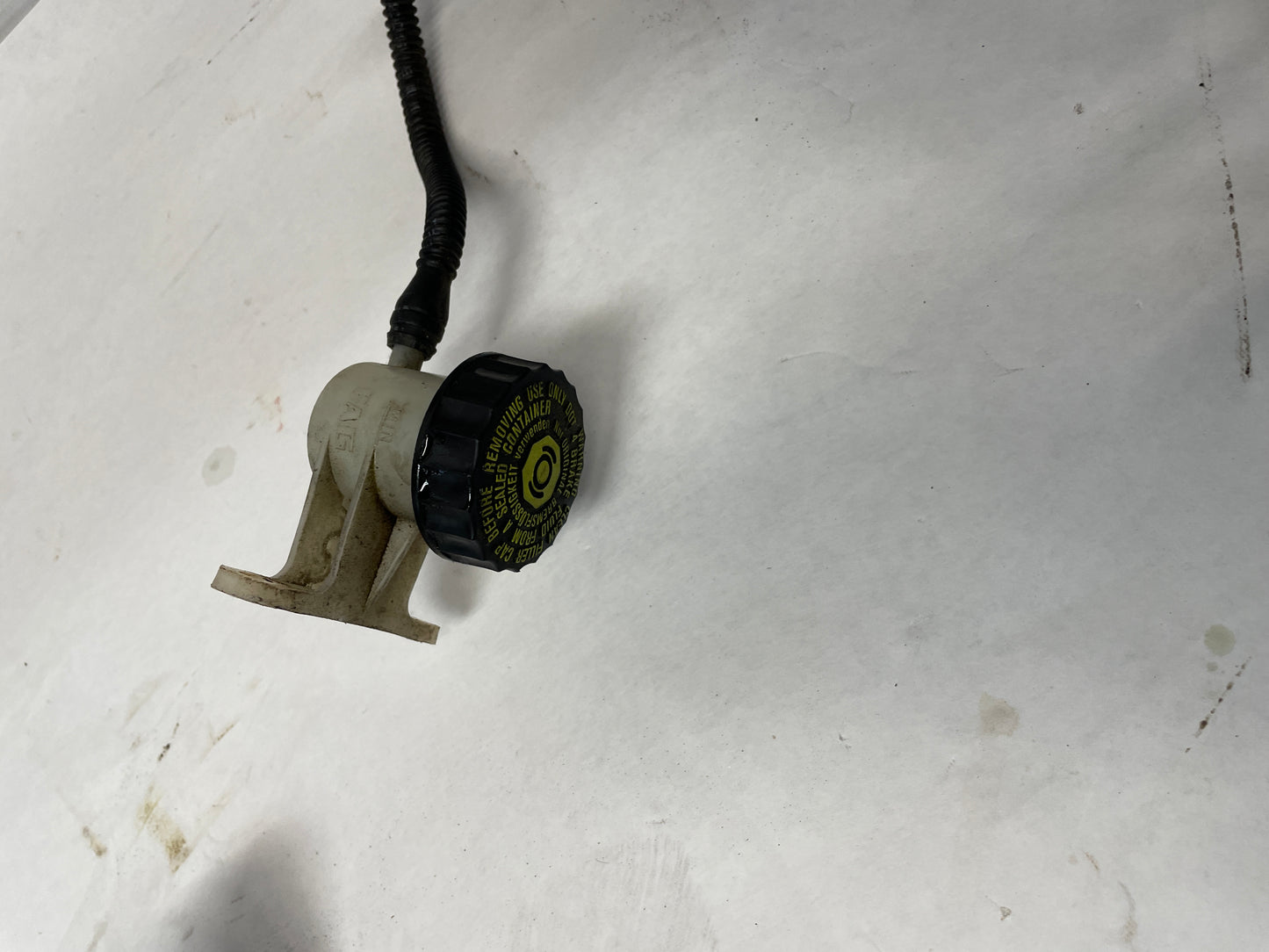 2005 Pontiac GTO Manual Brake & Clutch Pedal Assembly w/ Hydraulics OEM - Day's Parts Yard