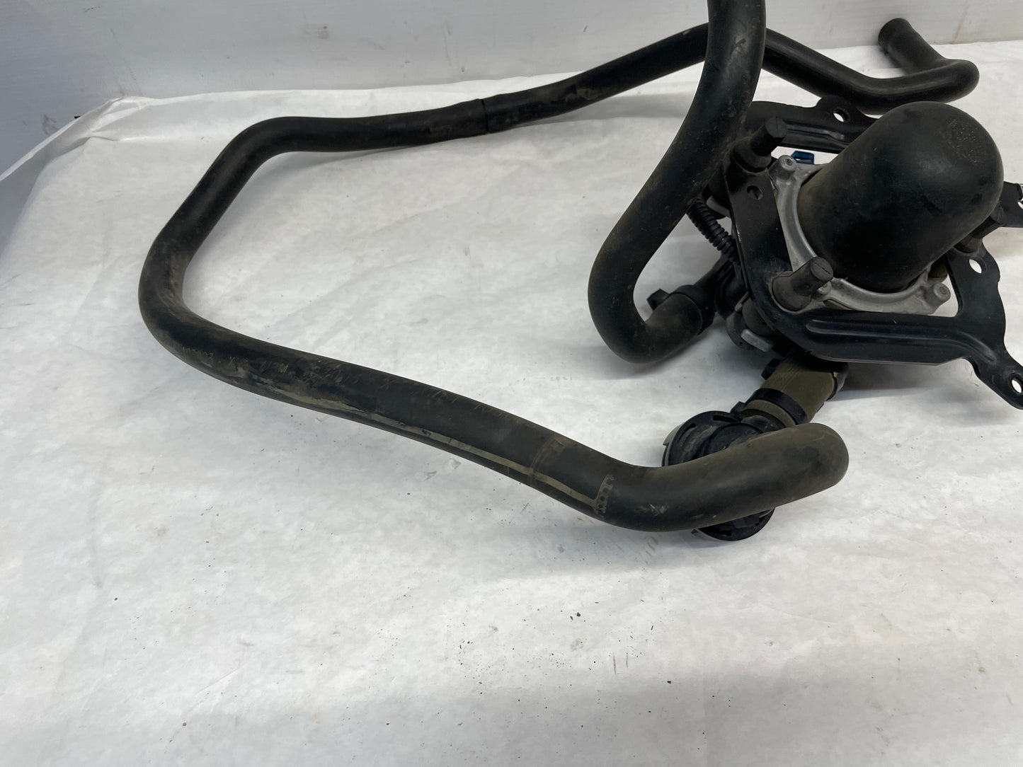 2004 Chevy C5 Corvette Emissions Secondary Air Pump w/ Lines Hoses Tubes OEM