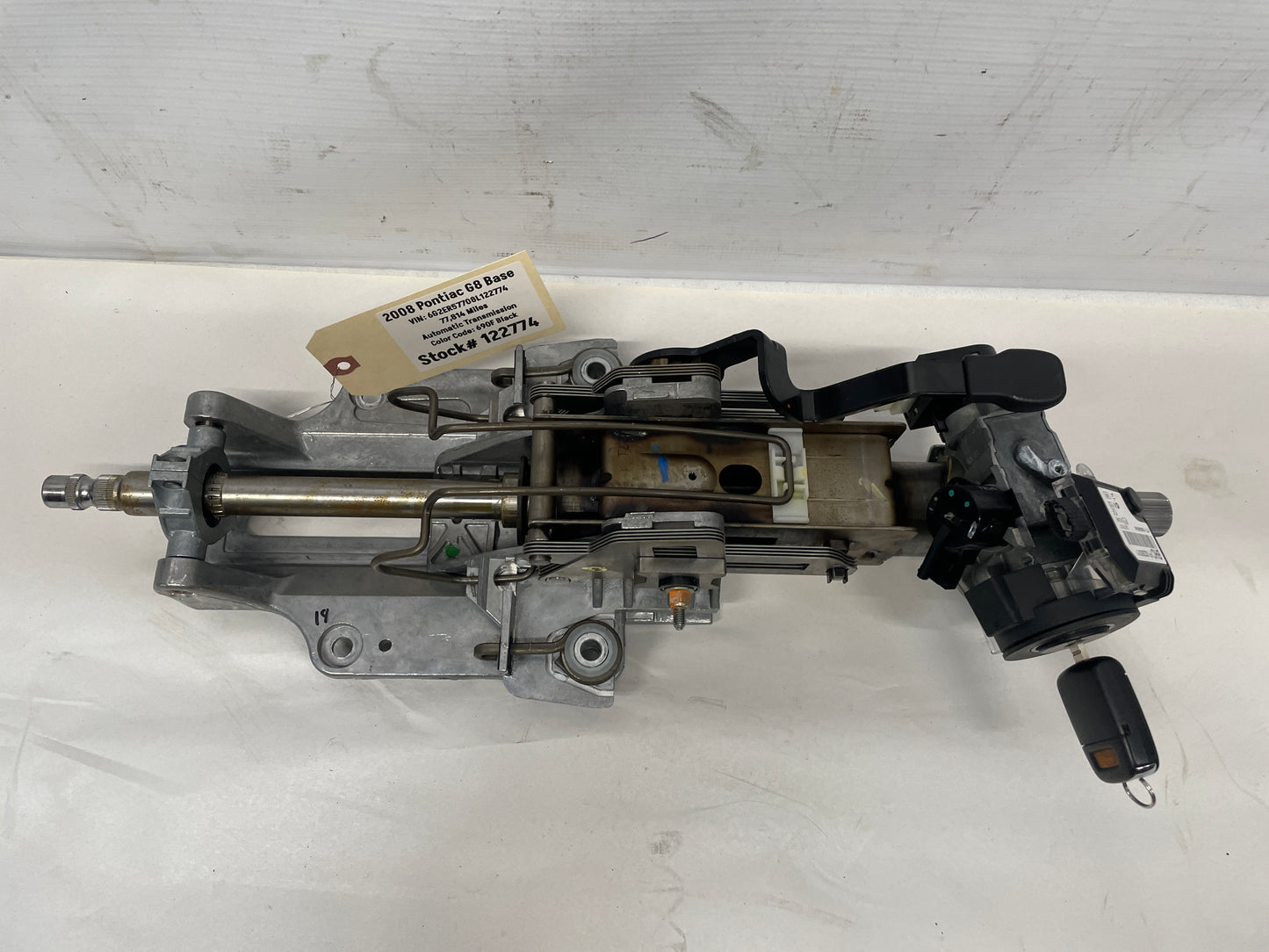 2008 Pontiac G8 Steering Column w/ Key Assembly OEM - Day's Parts Yard