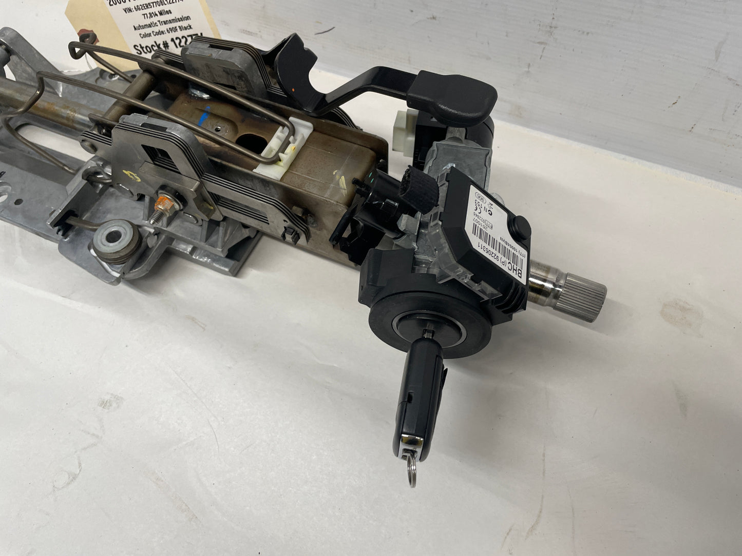 2008 Pontiac G8 Steering Column w/ Key Assembly OEM - Day's Parts Yard