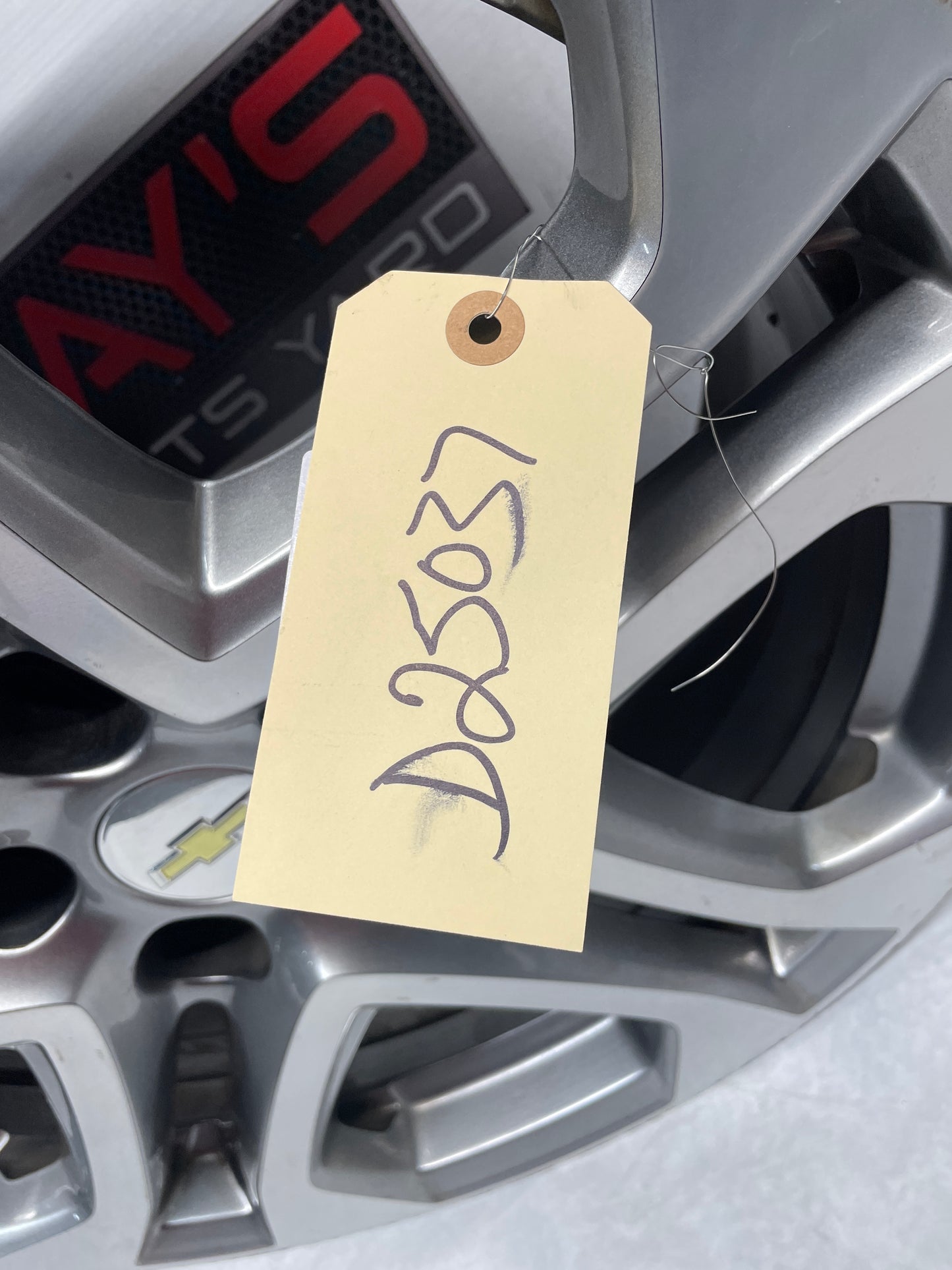 2016 Chevy SS Sedan Factory OEM Front Wheel 19x8.5 OEM - Day's Parts Yard