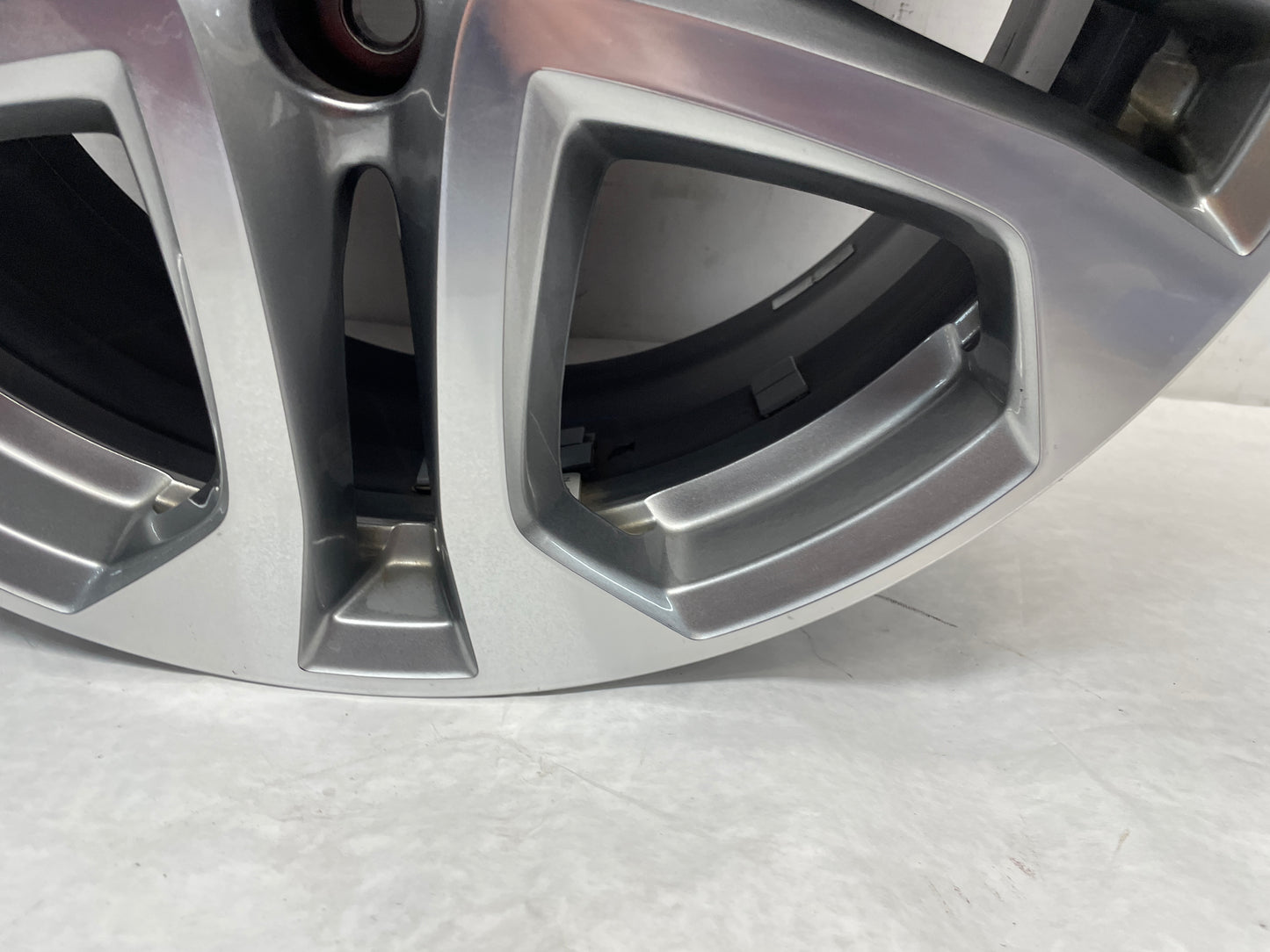 2016 Chevy SS Sedan Factory OEM Front Wheel 19x8.5 OEM - Day's Parts Yard
