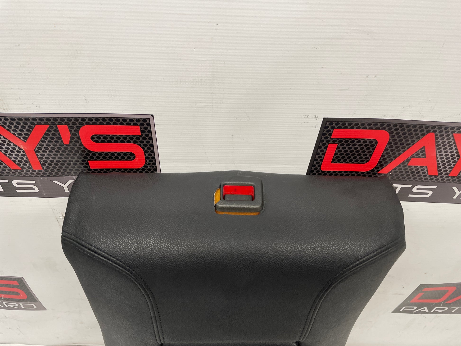 2008 Pontiac G8 GT Rear Middle Center Upper Folding Seat OEM - Day's Parts Yard